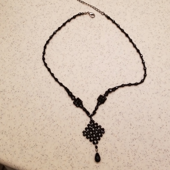 Jewelry - 💥4/$15💥Black beaded necklace